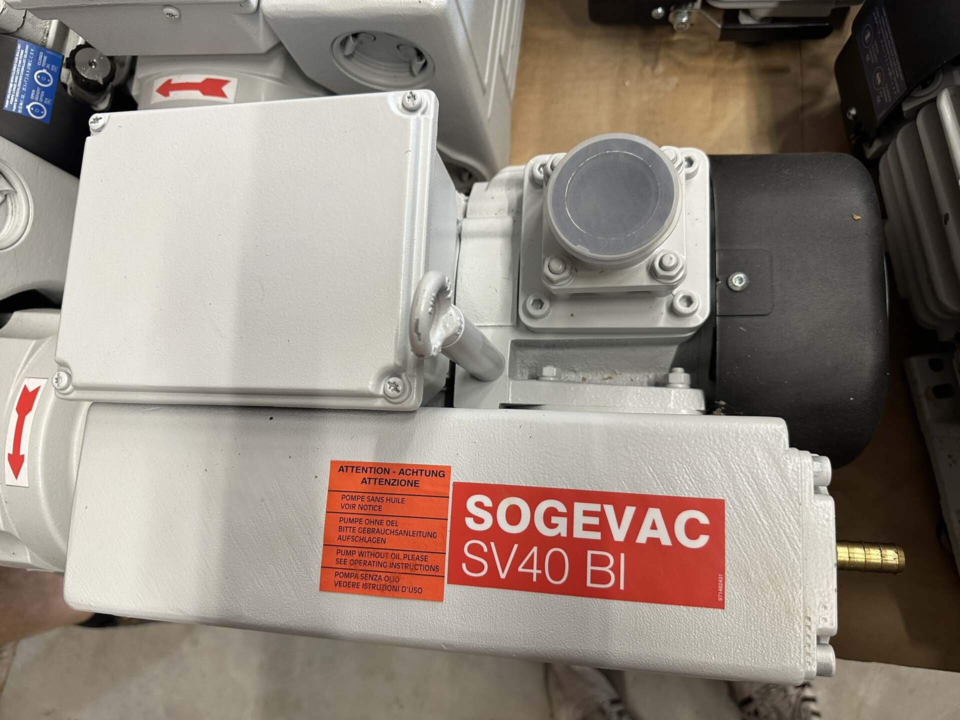 フォト（写真） 使用される OERLIKON LEYBOLD Sogevac SV40-SV65 BIFC 販売のために