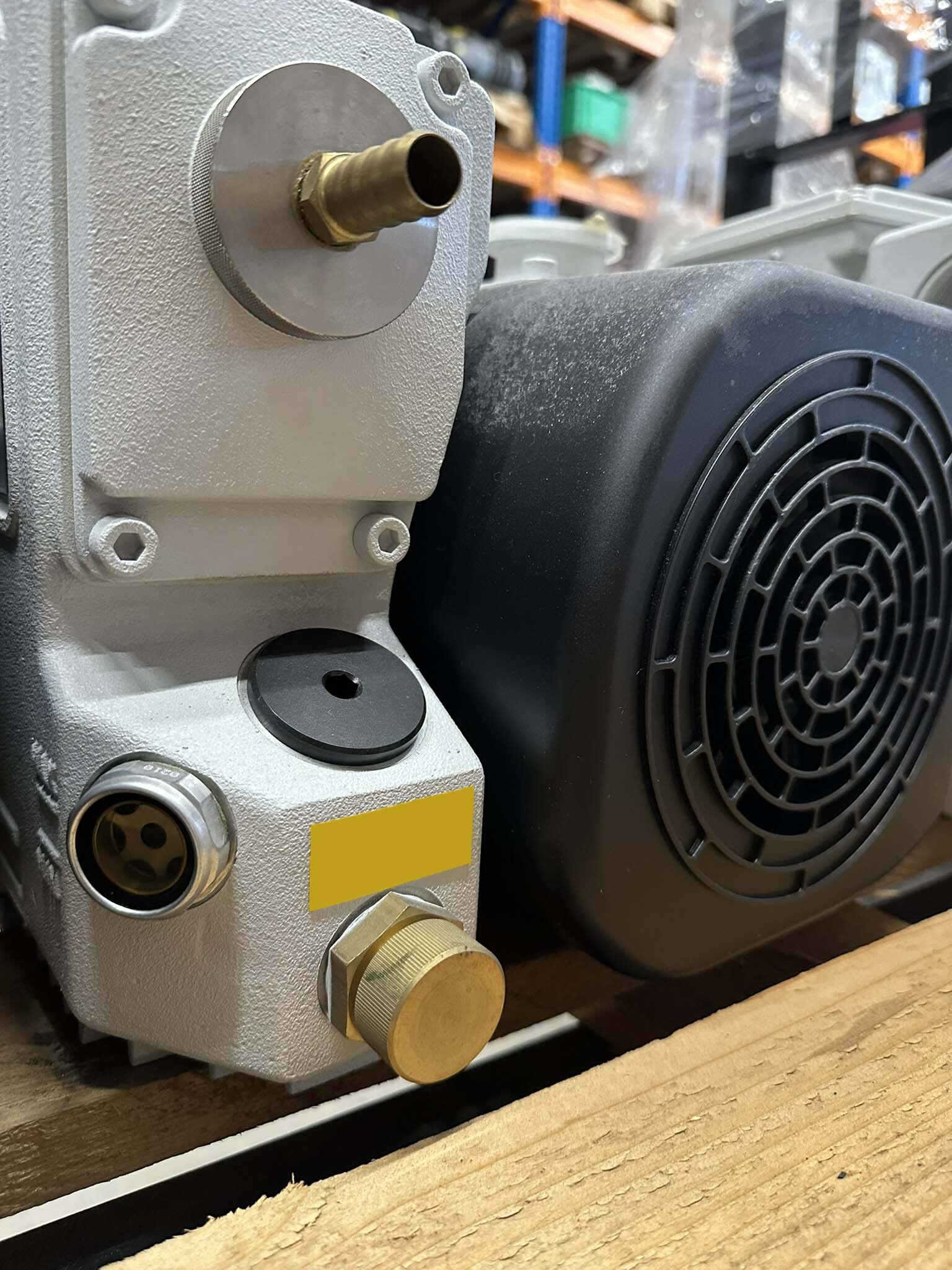 フォト（写真） 使用される OERLIKON LEYBOLD Sogevac SV40-SV65 BIFC 販売のために