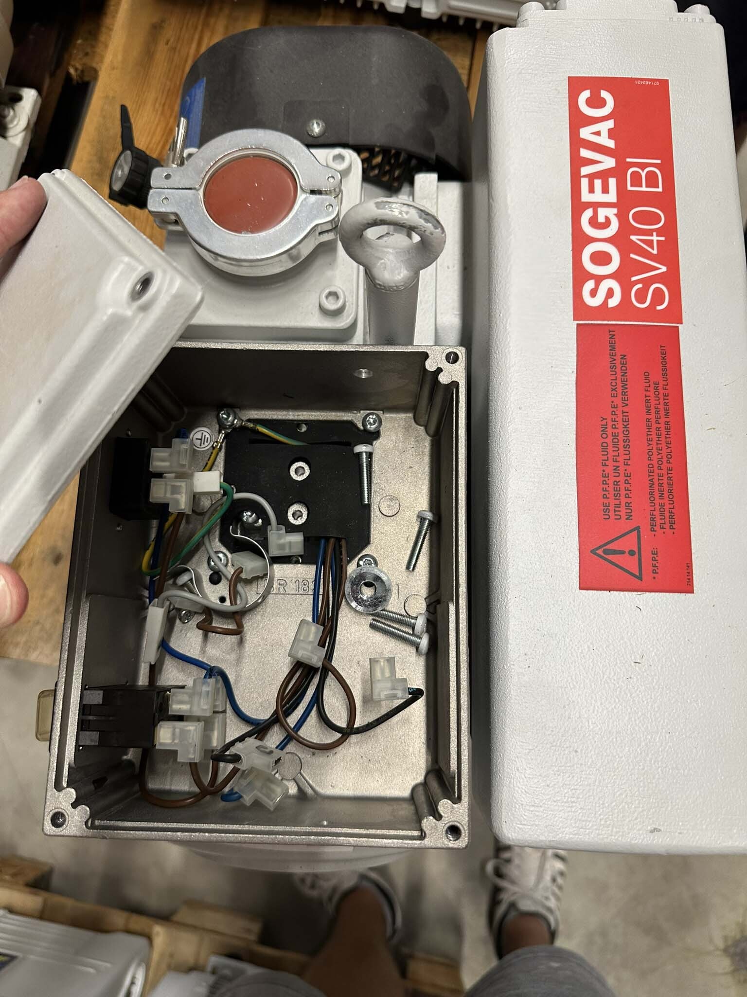 フォト（写真） 使用される OERLIKON LEYBOLD Sogevac SV40-SV65 BIFC 販売のために