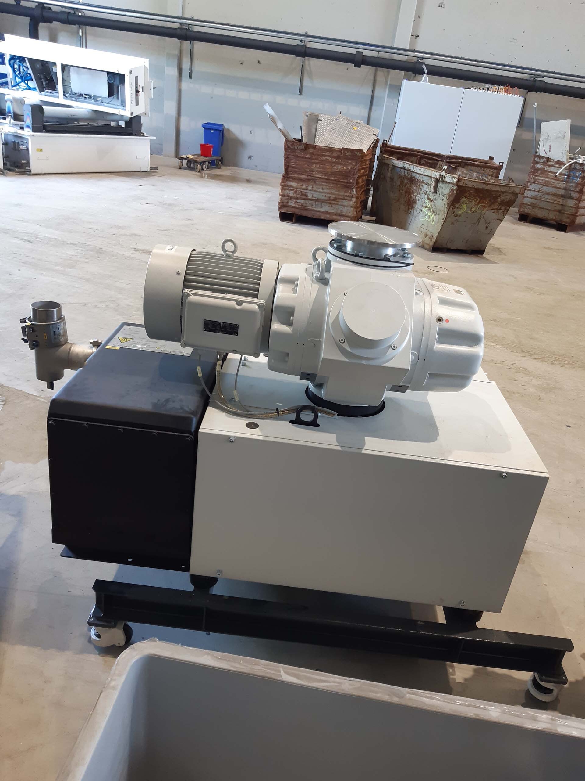 图为 已使用的 OERLIKON LEYBOLD Sogevac SV630B 待售