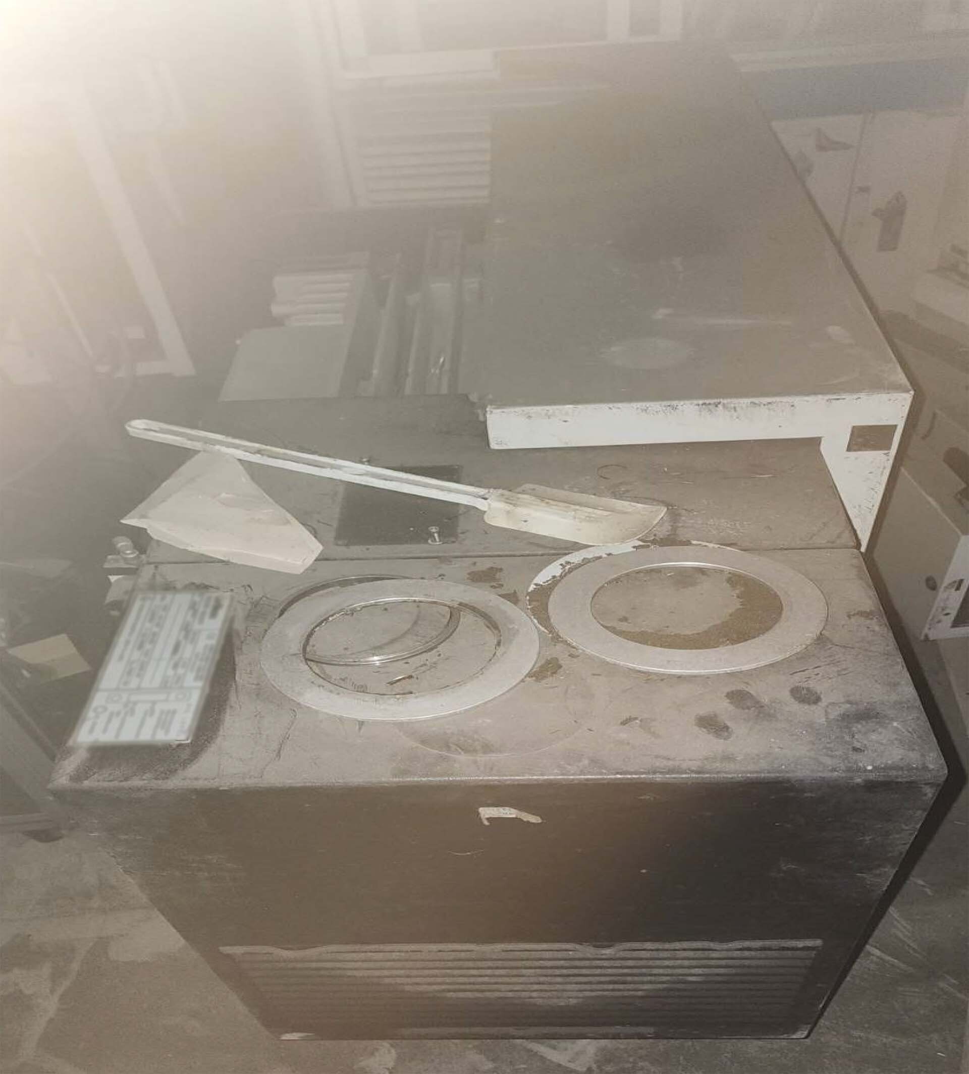 图为 已使用的 OERLIKON / LEYBOLD SP 630 待售