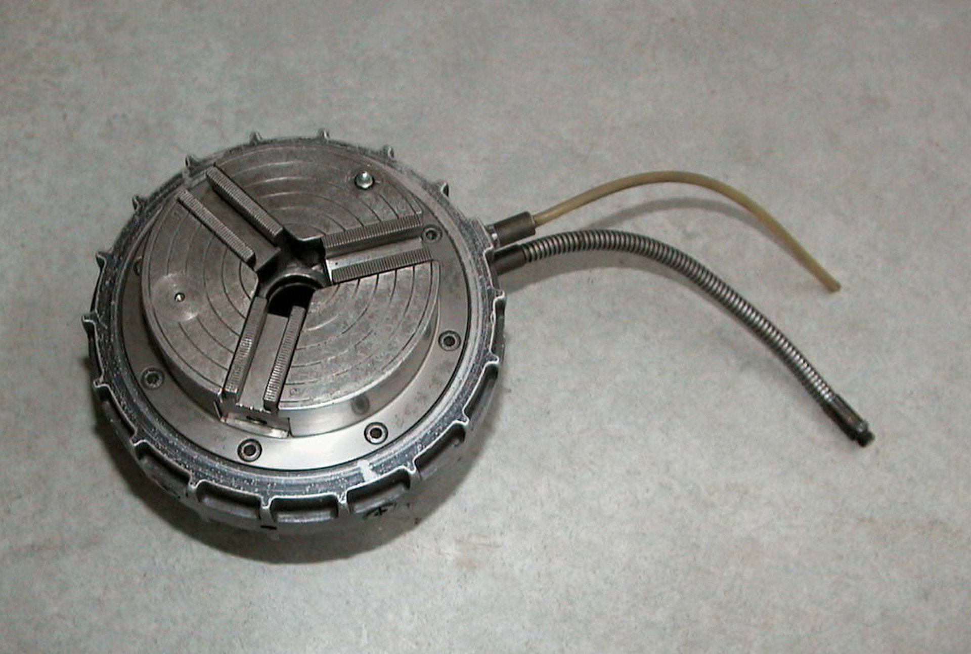 Photo Used OERLIKON / LEYBOLD SR-160 Z6 For Sale