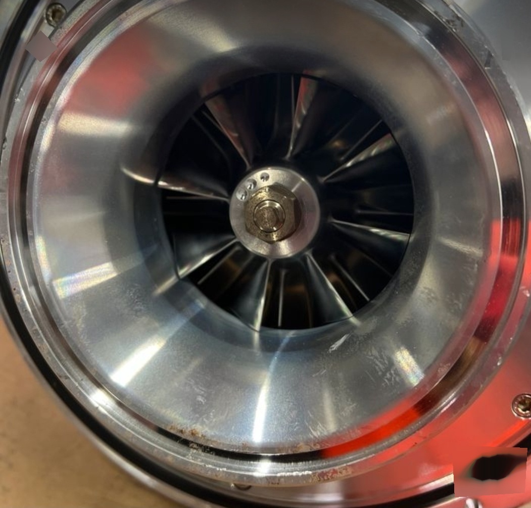 Photo Used OERLIKON / LEYBOLD Turbostream 882001 MAG S 5000 S For Sale