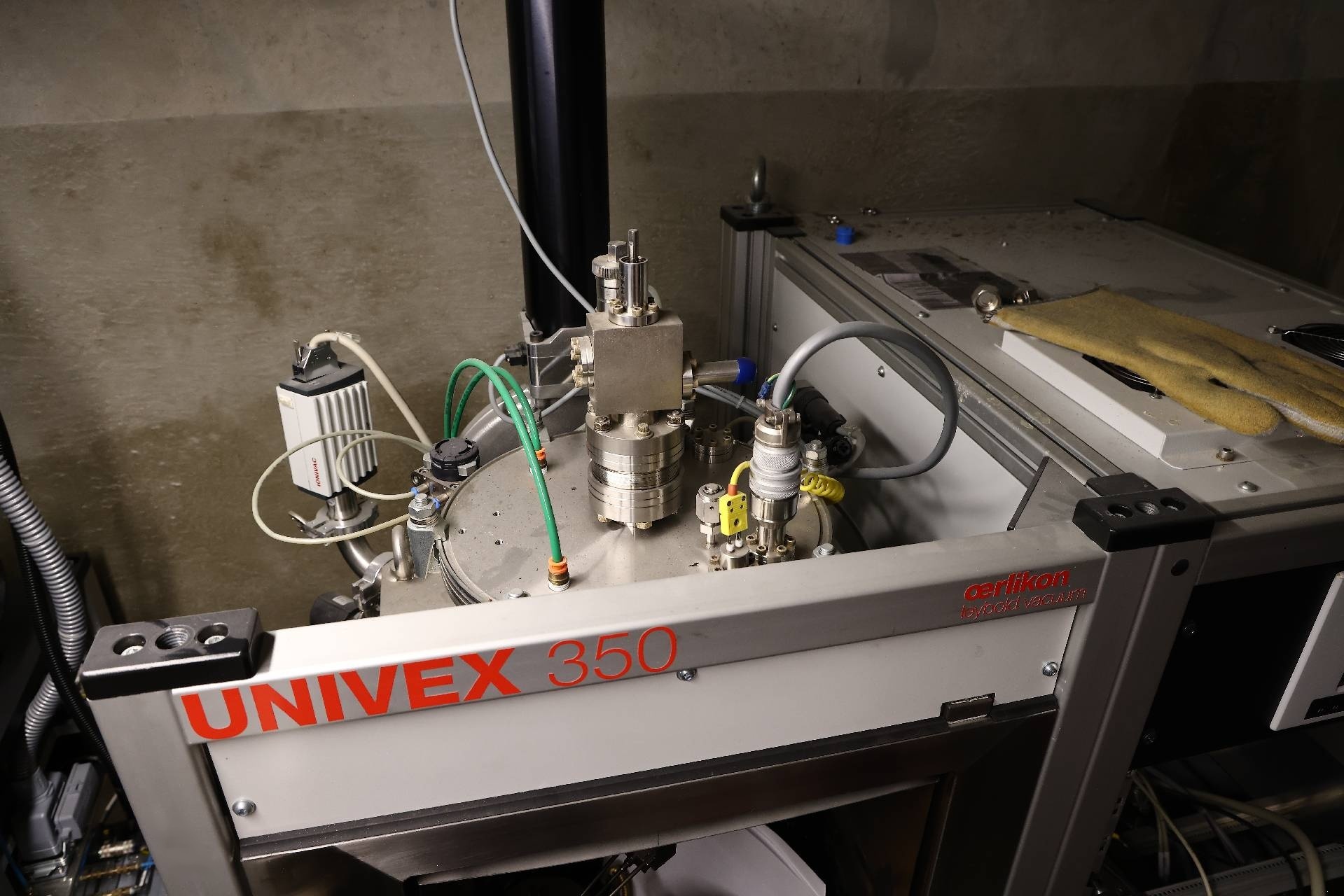 图为 已使用的 OERLIKON LEYBOLD Univex 350 待售