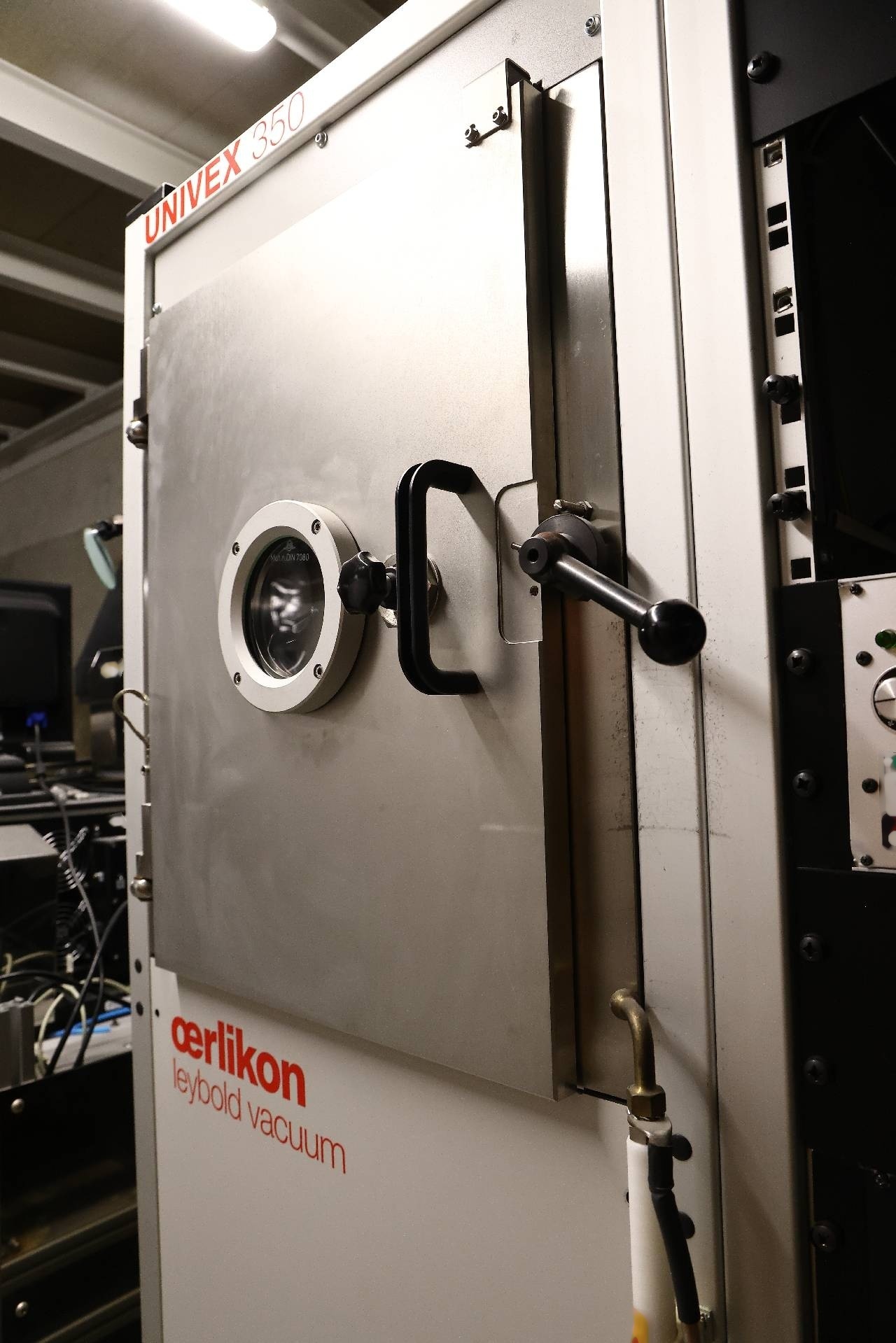 图为 已使用的 OERLIKON LEYBOLD Univex 350 待售