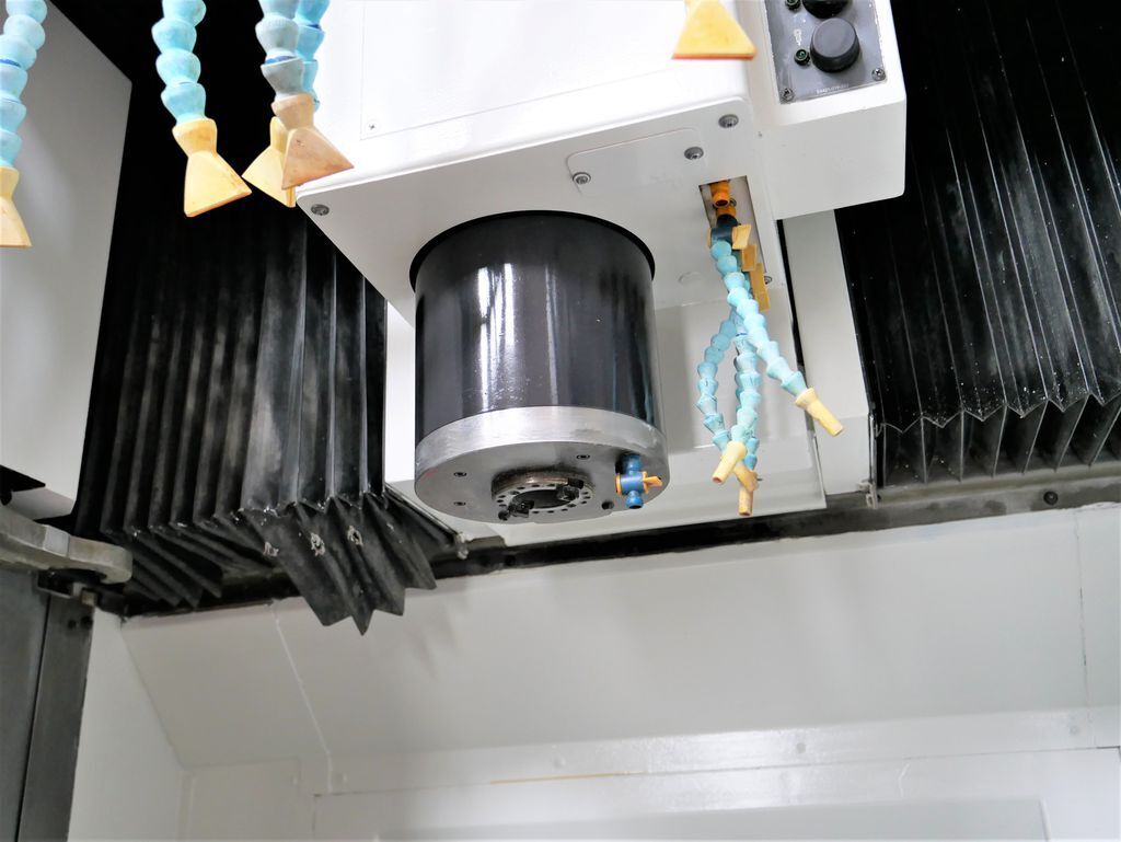 图为 已使用的 OKUMA MU-400VA 待售