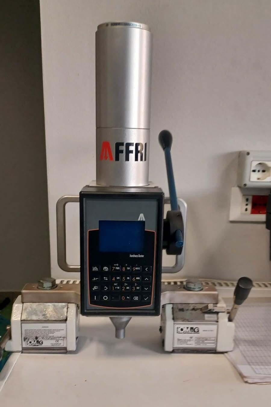 Foto Verwendet OMAG / AFFRI Portable durometer Zum Verkauf
