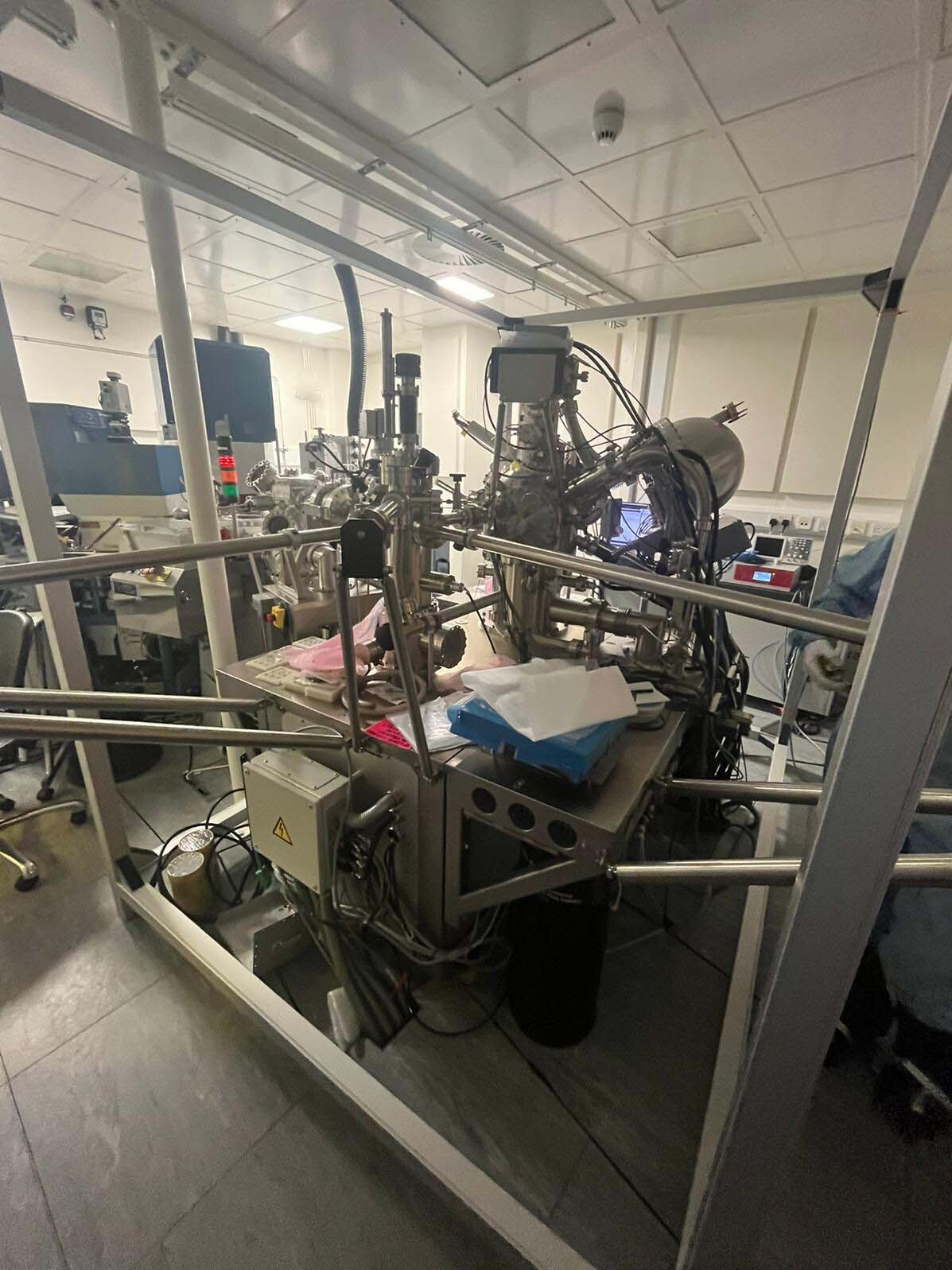 Foto Verwendet OMICRON NanoSAM Lab Zum Verkauf