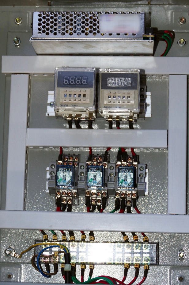 圖為 已使用的 OMRON H3CR-A8 待售
