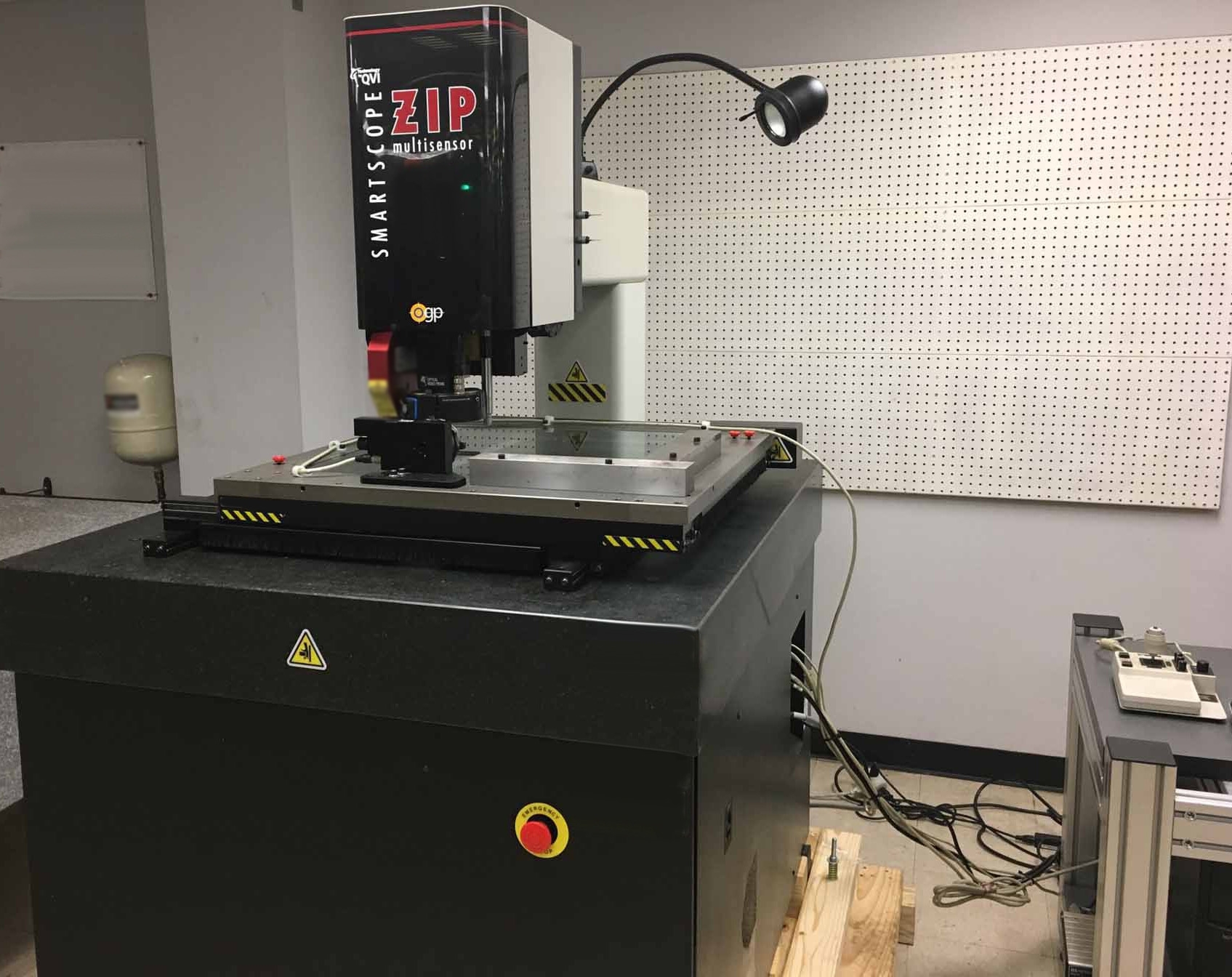 Foto Verwendet OPTICAL GAGING PRODUCTS / OGP SmartScope MVP 400 Zum Verkauf