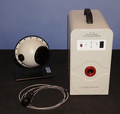 フォト（写真） 使用される OPTRONIC LABORATORIES OL770-LED VIS/NIR 販売のために