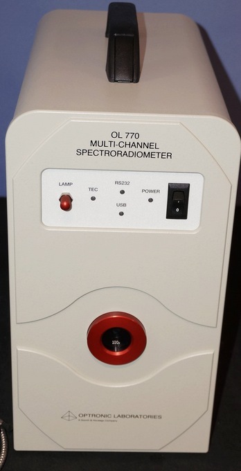 フォト（写真） 使用される OPTRONIC LABORATORIES OL770-LED VIS/NIR 販売のために