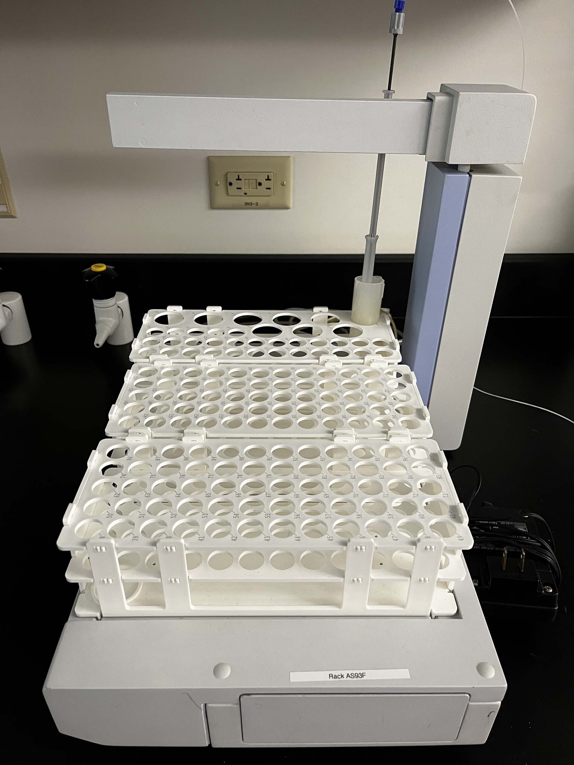 Photo Used PERKIN ELMER / SCIEX Elan DRC-e For Sale
