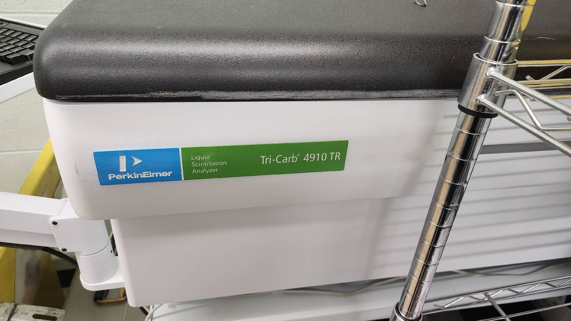 フォト（写真） 使用される PERKIN ELMER / WALLAC Tri-Carb 4910 TR 販売のために