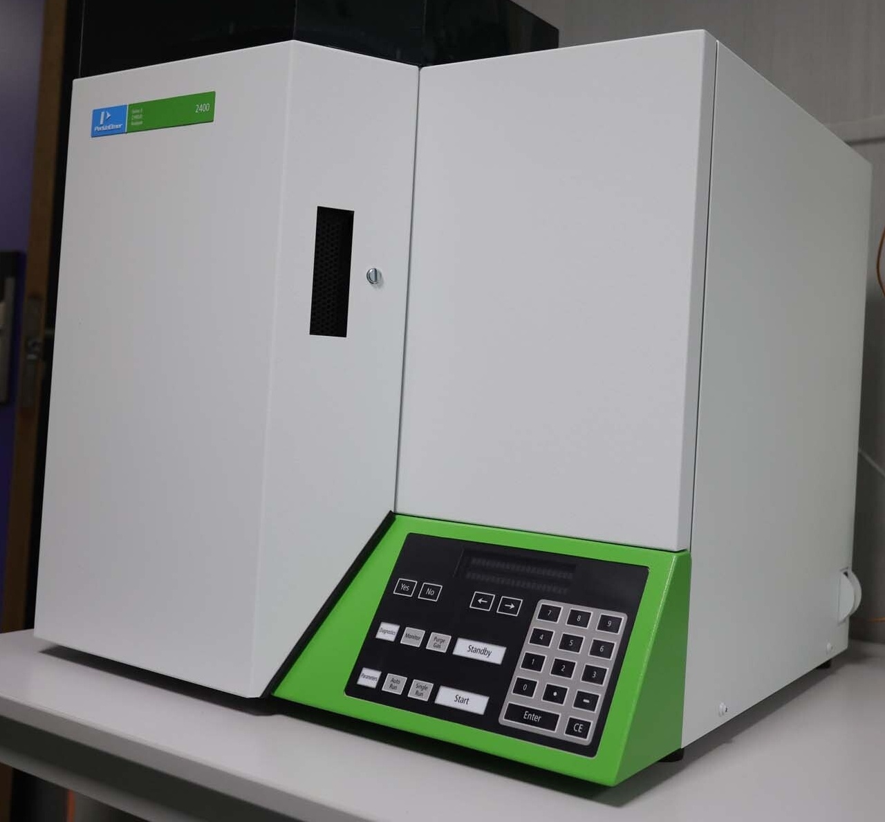 사진 사용됨 PERKIN ELMER 2400 판매용