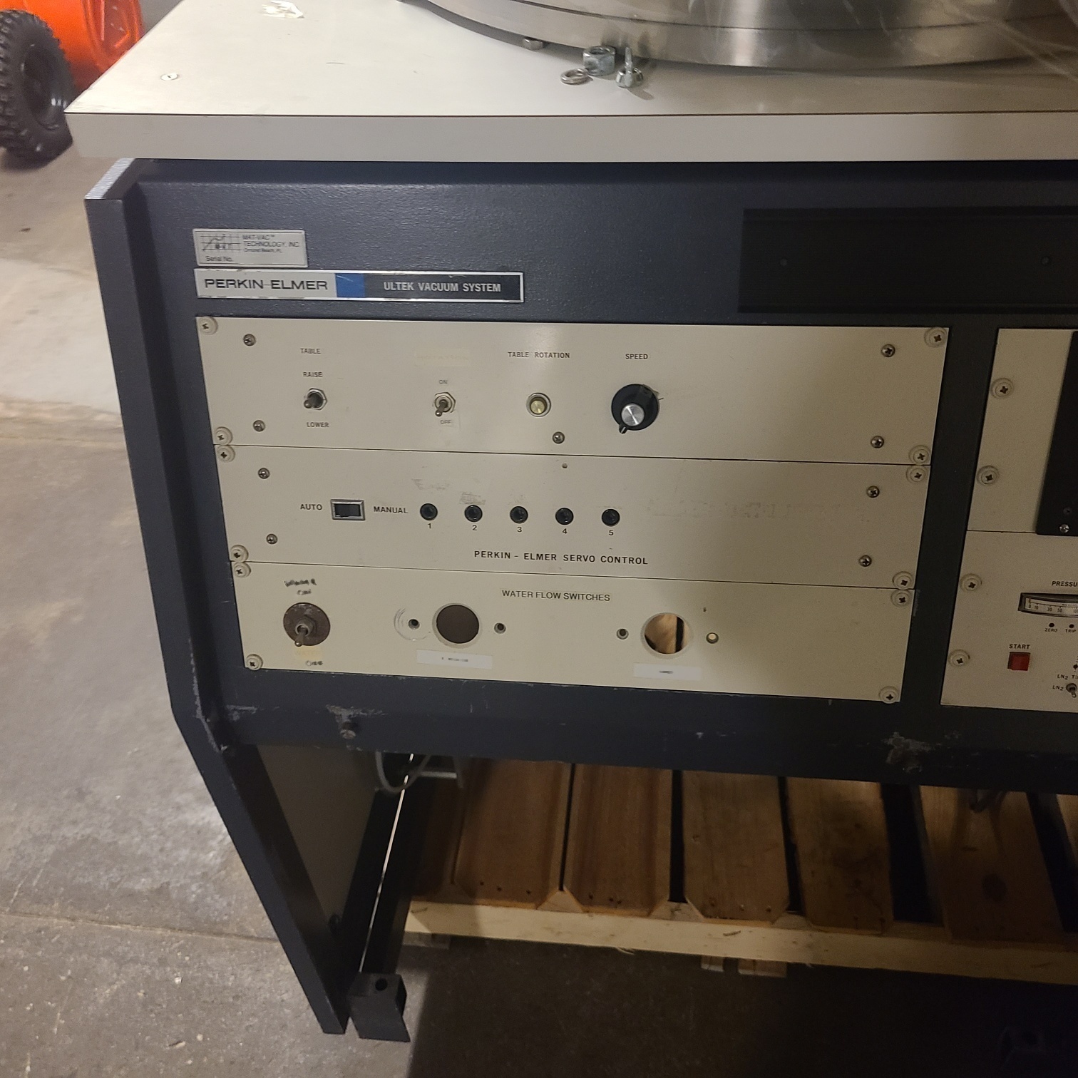 Photo Used PERKIN ELMER 2400 For Sale