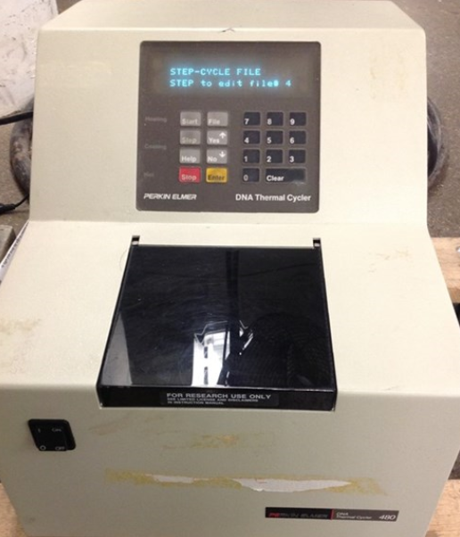 Photo Used PERKIN ELMER 480 For Sale