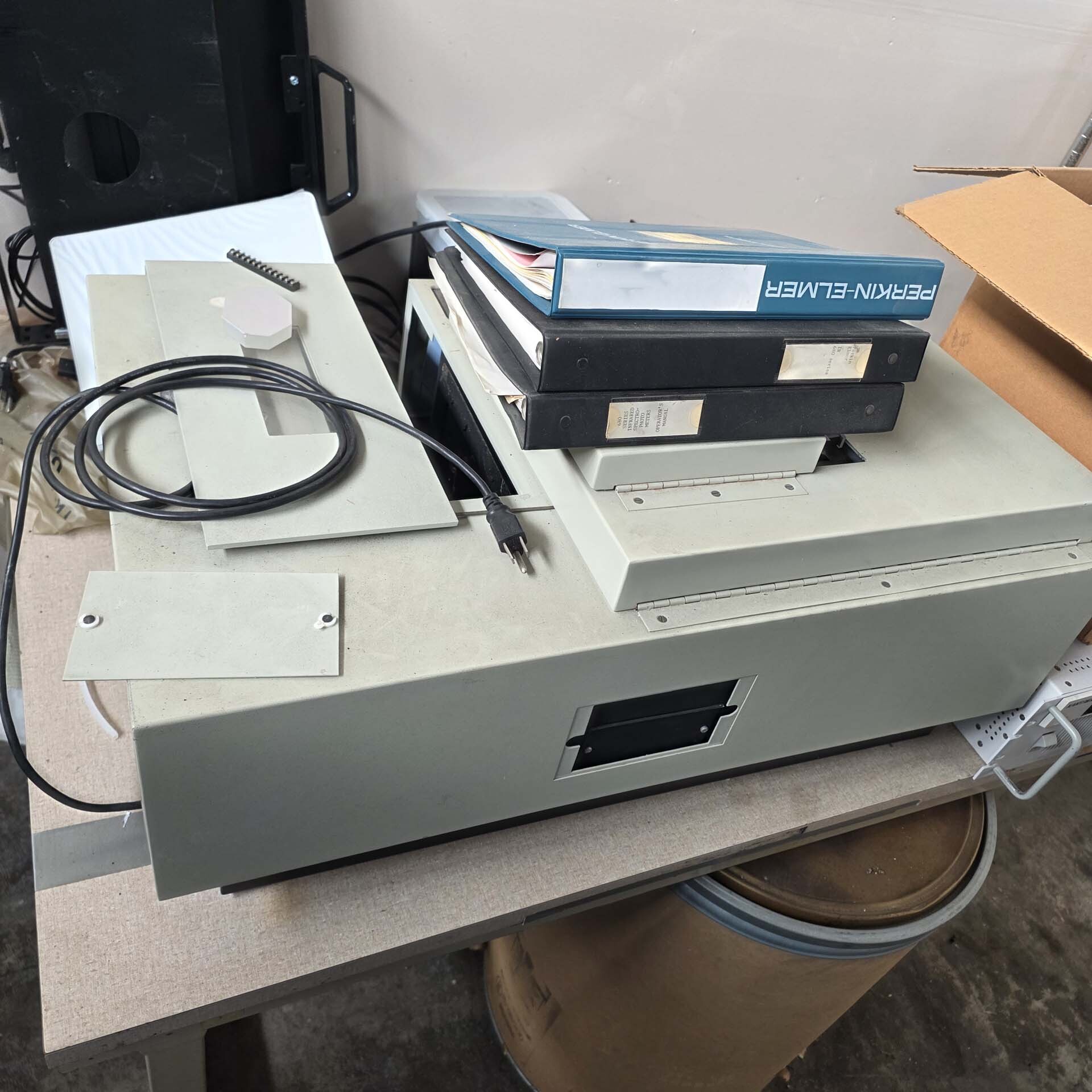 Foto Verwendet PERKIN ELMER 683 Zum Verkauf