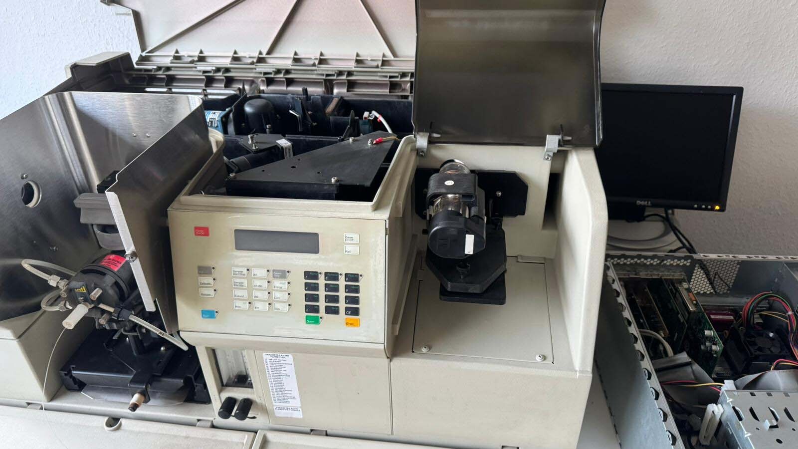 사진 사용됨 PERKIN ELMER AAnalyst 100 판매용
