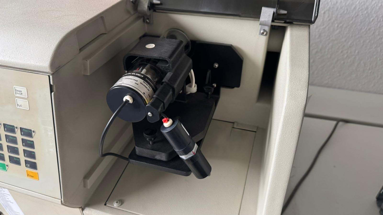 사진 사용됨 PERKIN ELMER AAnalyst 100 판매용