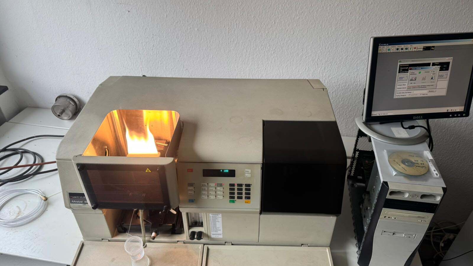 사진 사용됨 PERKIN ELMER AAnalyst 100 판매용