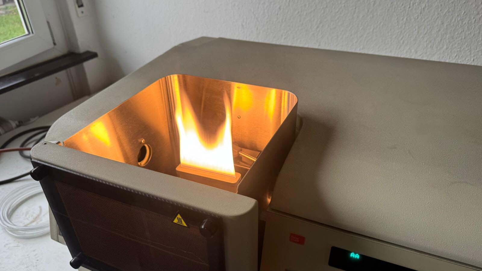 사진 사용됨 PERKIN ELMER AAnalyst 100 판매용