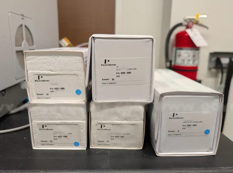 사진 사용됨 PERKIN ELMER AAnalyst 400 판매용