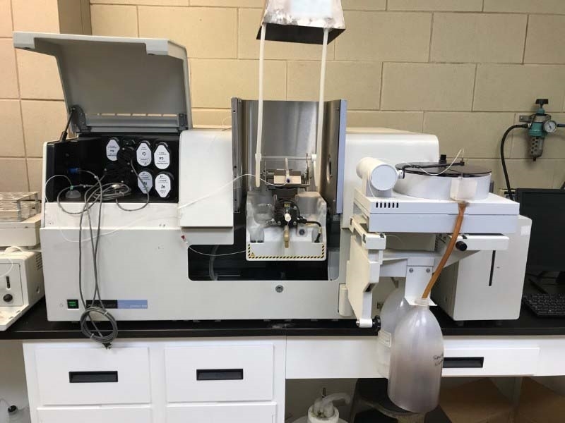 Photo Used PERKIN ELMER AAnalyst 800 For Sale