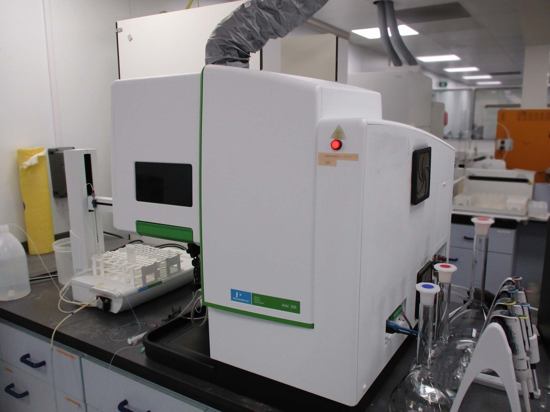 사진 사용됨 PERKIN ELMER Avio 200 판매용