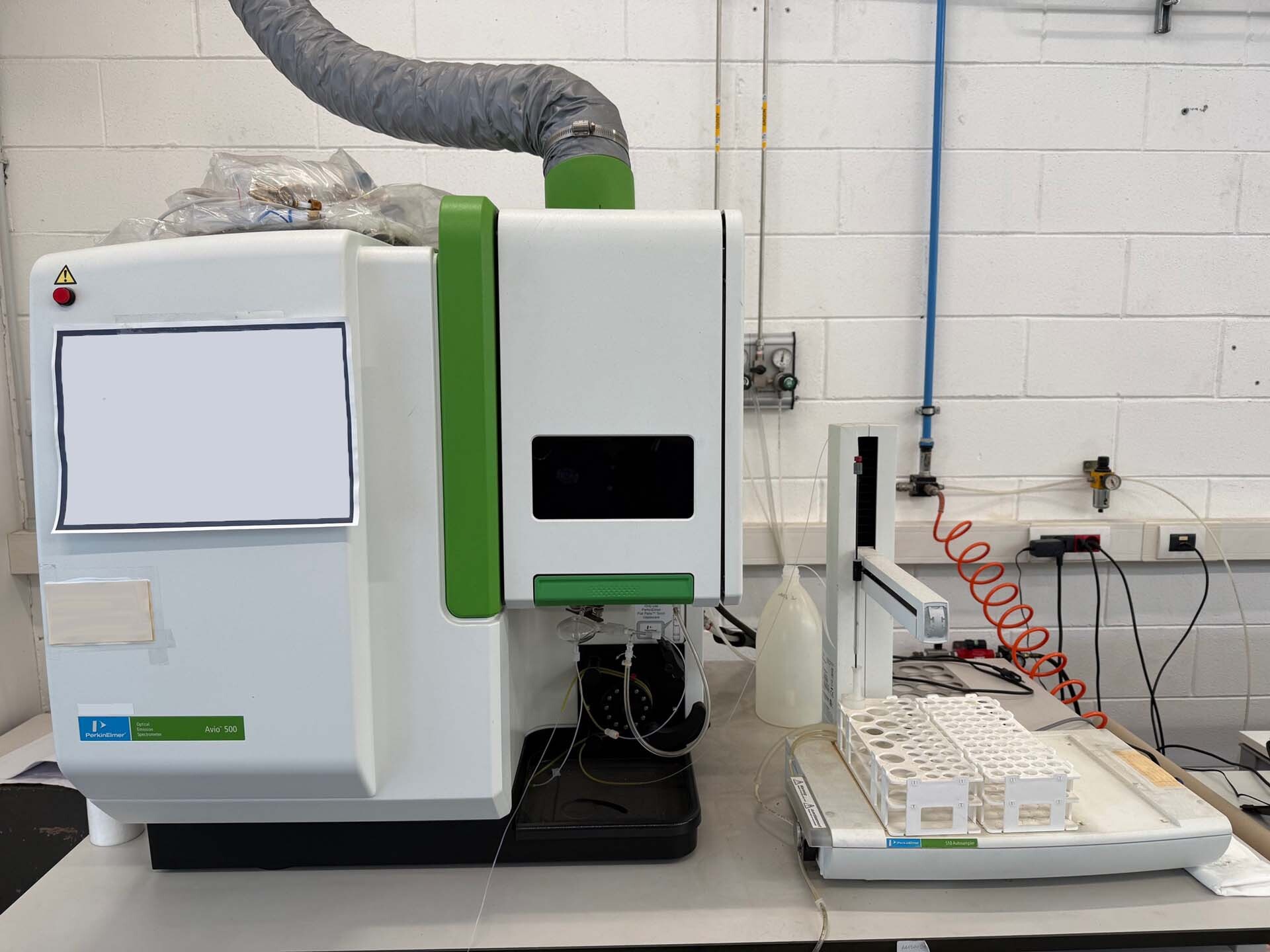 Photo Used PERKIN ELMER Avio 500 For Sale