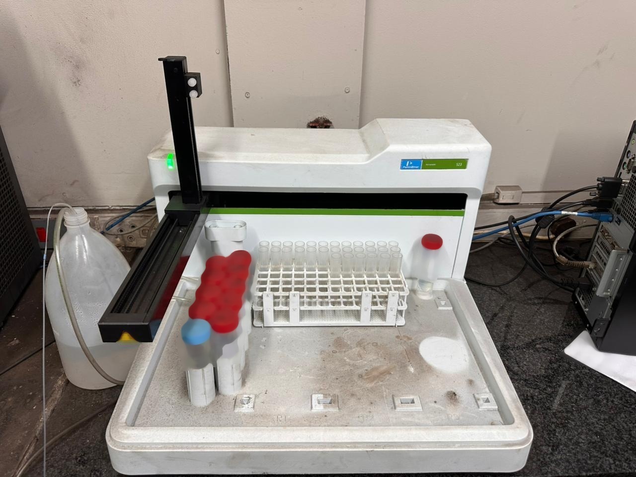 Photo Utilisé PERKIN ELMER Avio 550 Max À vendre