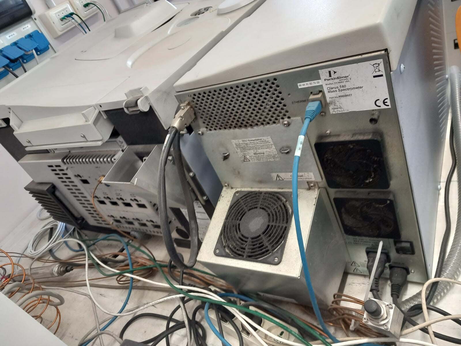 Photo Utilisé PERKIN ELMER Clarus 560 À vendre