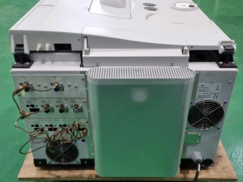 Photo Used PERKIN ELMER Clarus 680 For Sale