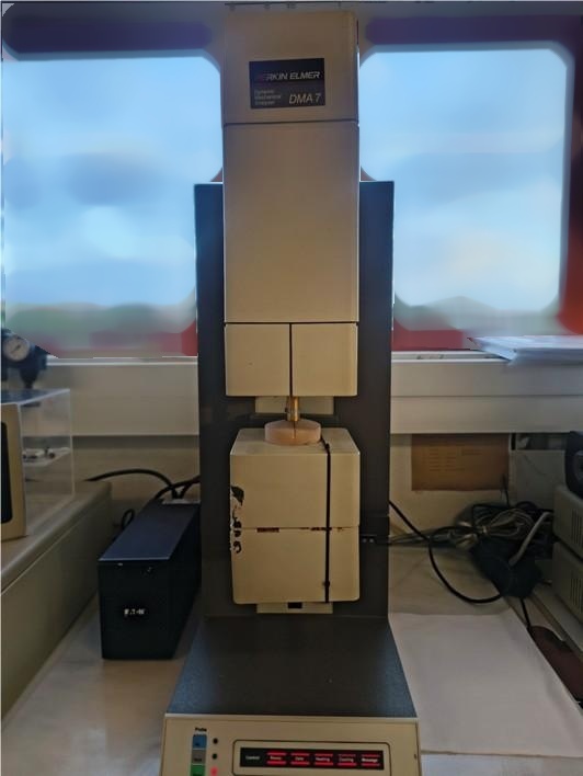 Photo Used PERKIN ELMER DMA 7 For Sale