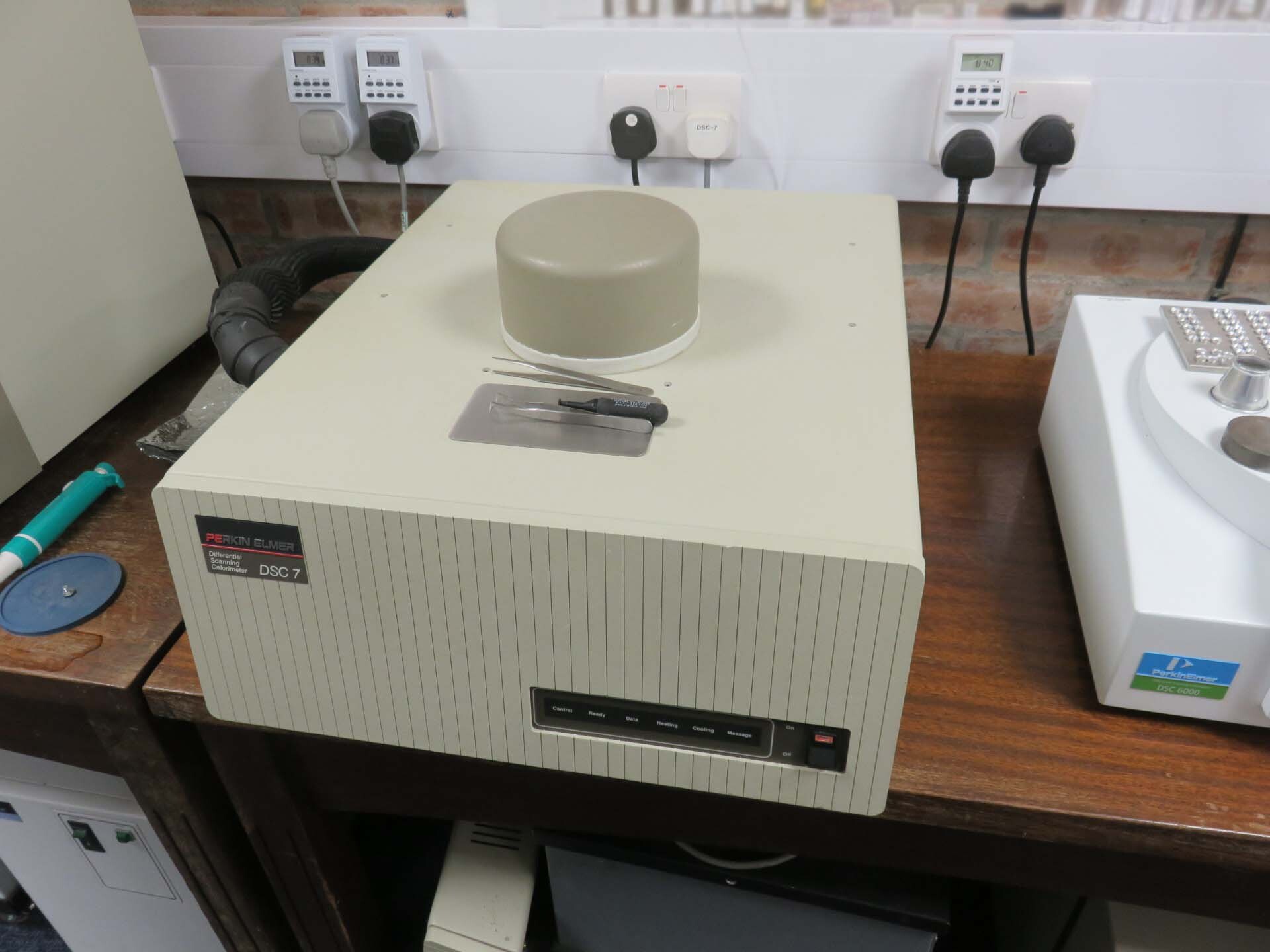 Photo Used PERKIN ELMER DSC 7 For Sale