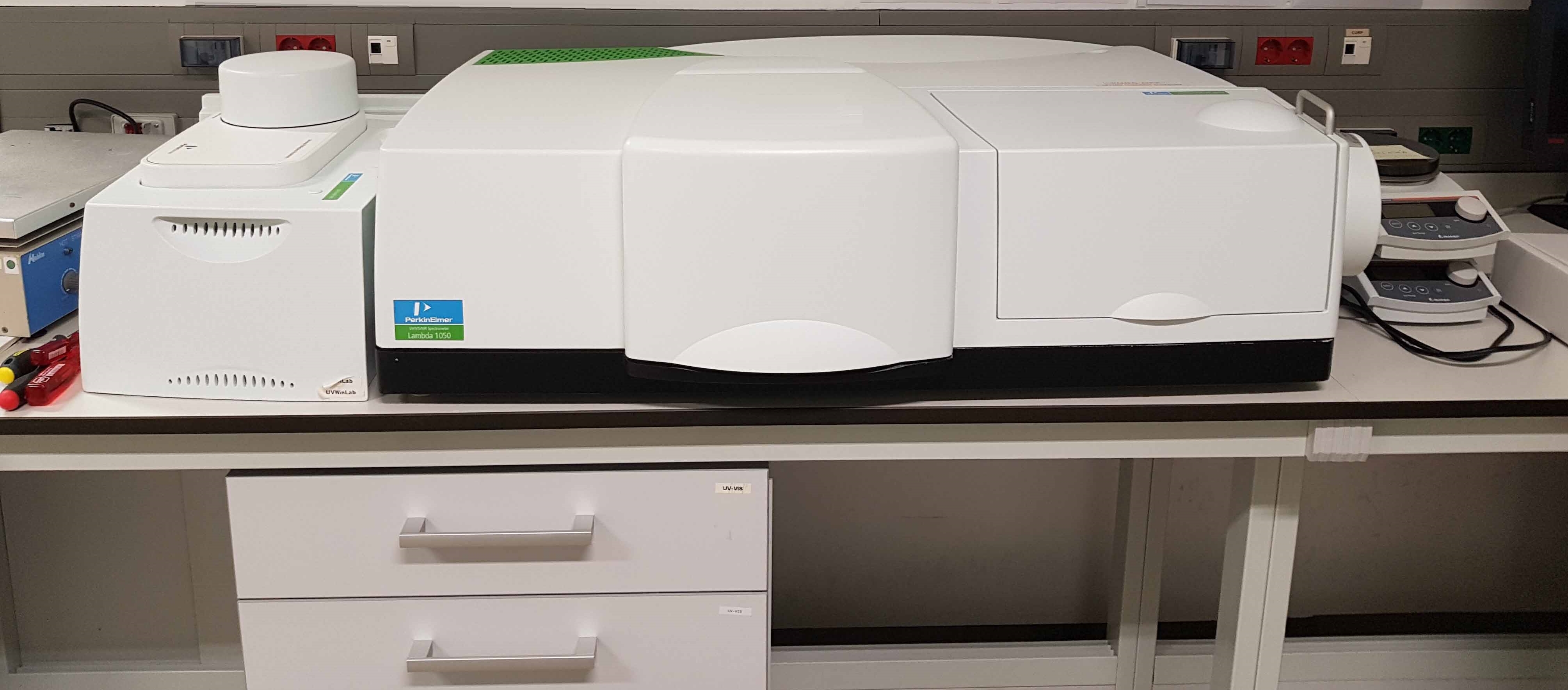 Photo Used PERKIN ELMER Lambda 1050 For Sale