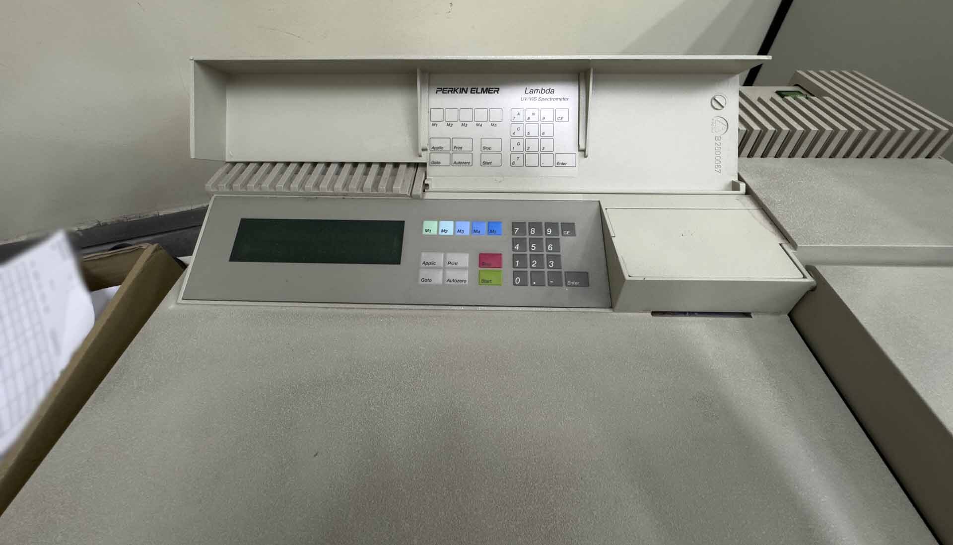 사진 사용됨 PERKIN ELMER Lambda 10 판매용