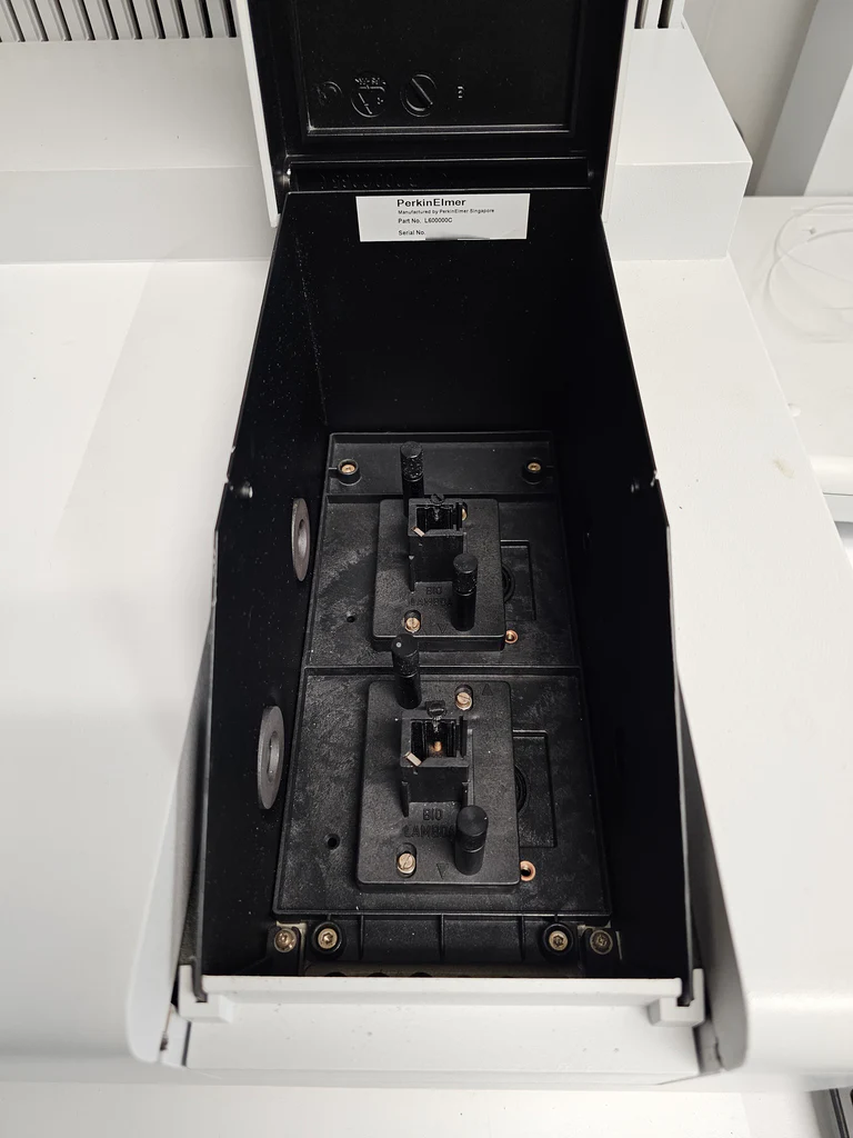 사진 사용됨 PERKIN ELMER Lambda 35 판매용