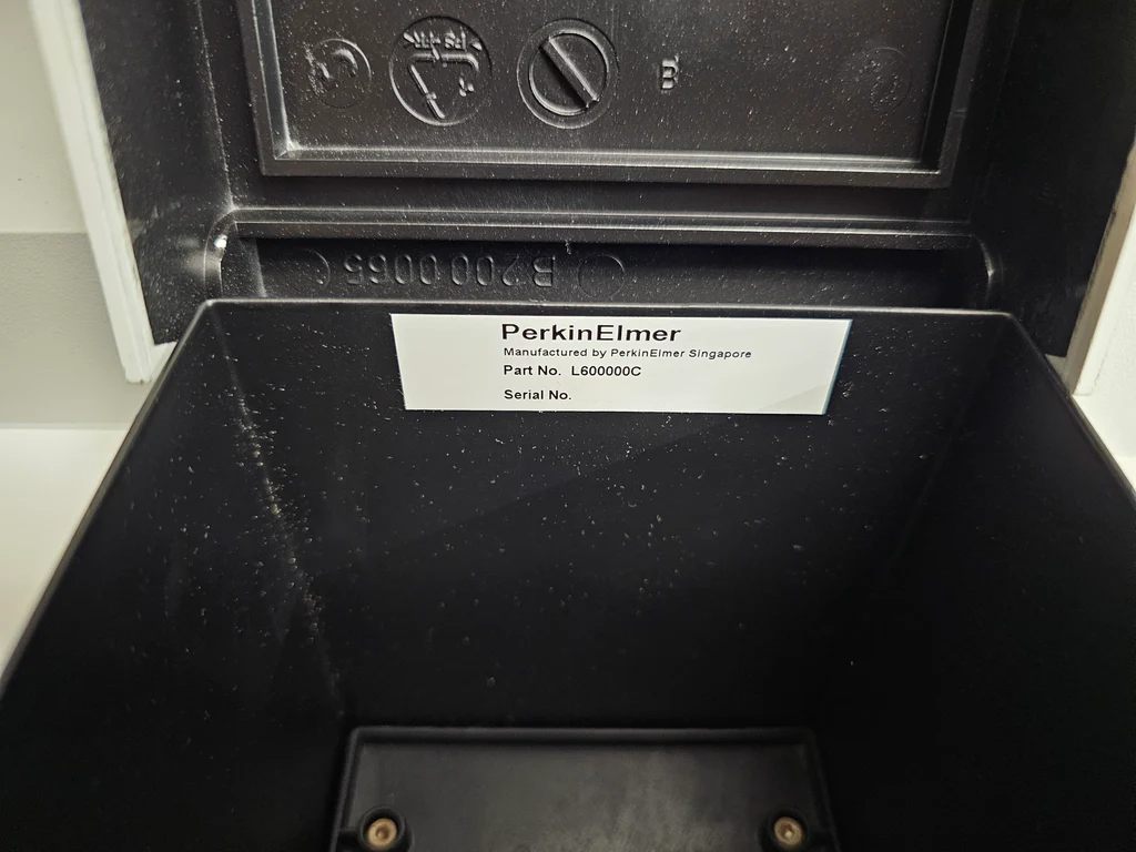 사진 사용됨 PERKIN ELMER Lambda 35 판매용