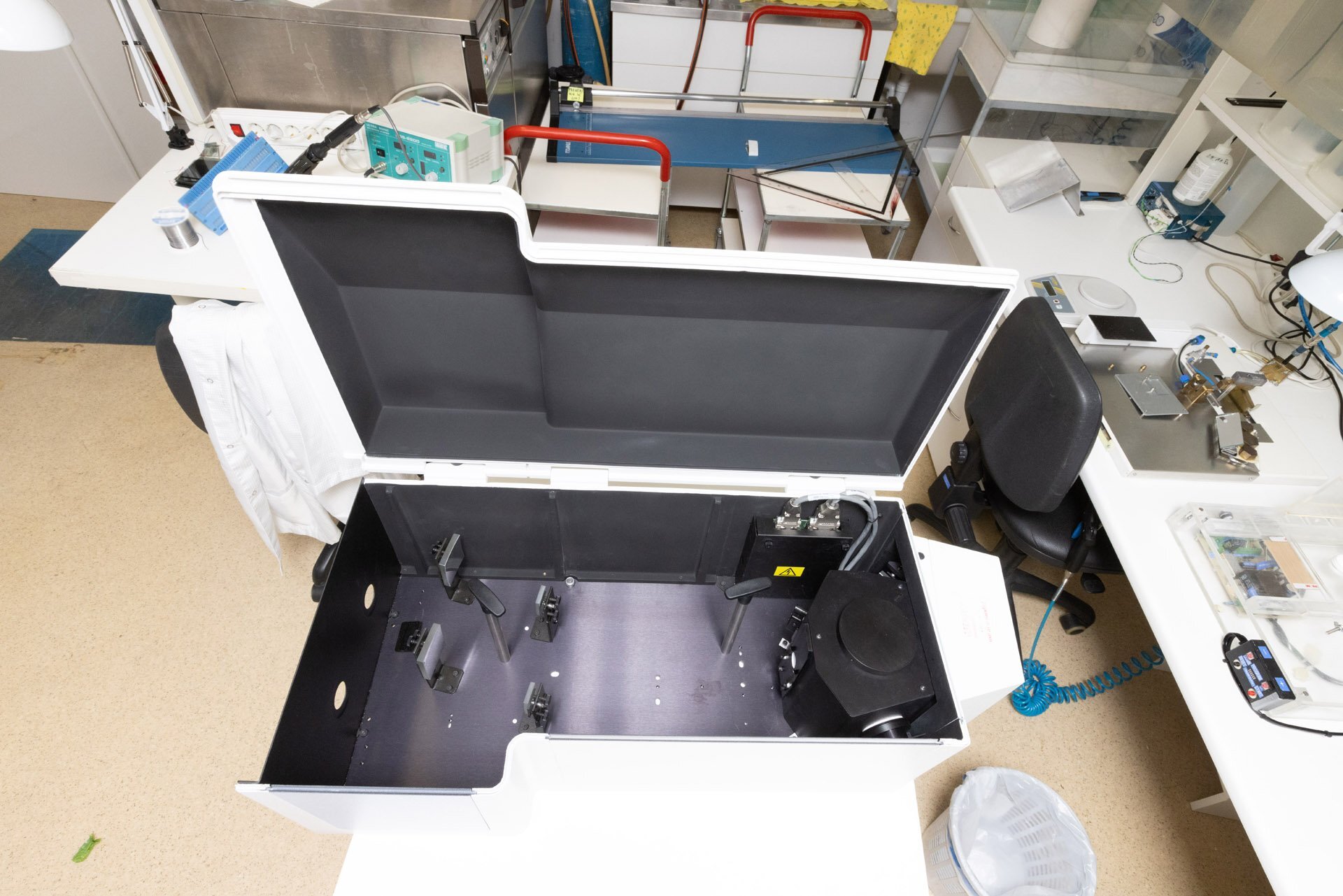 フォト（写真） 使用される PERKIN ELMER Lambda 900 販売のために