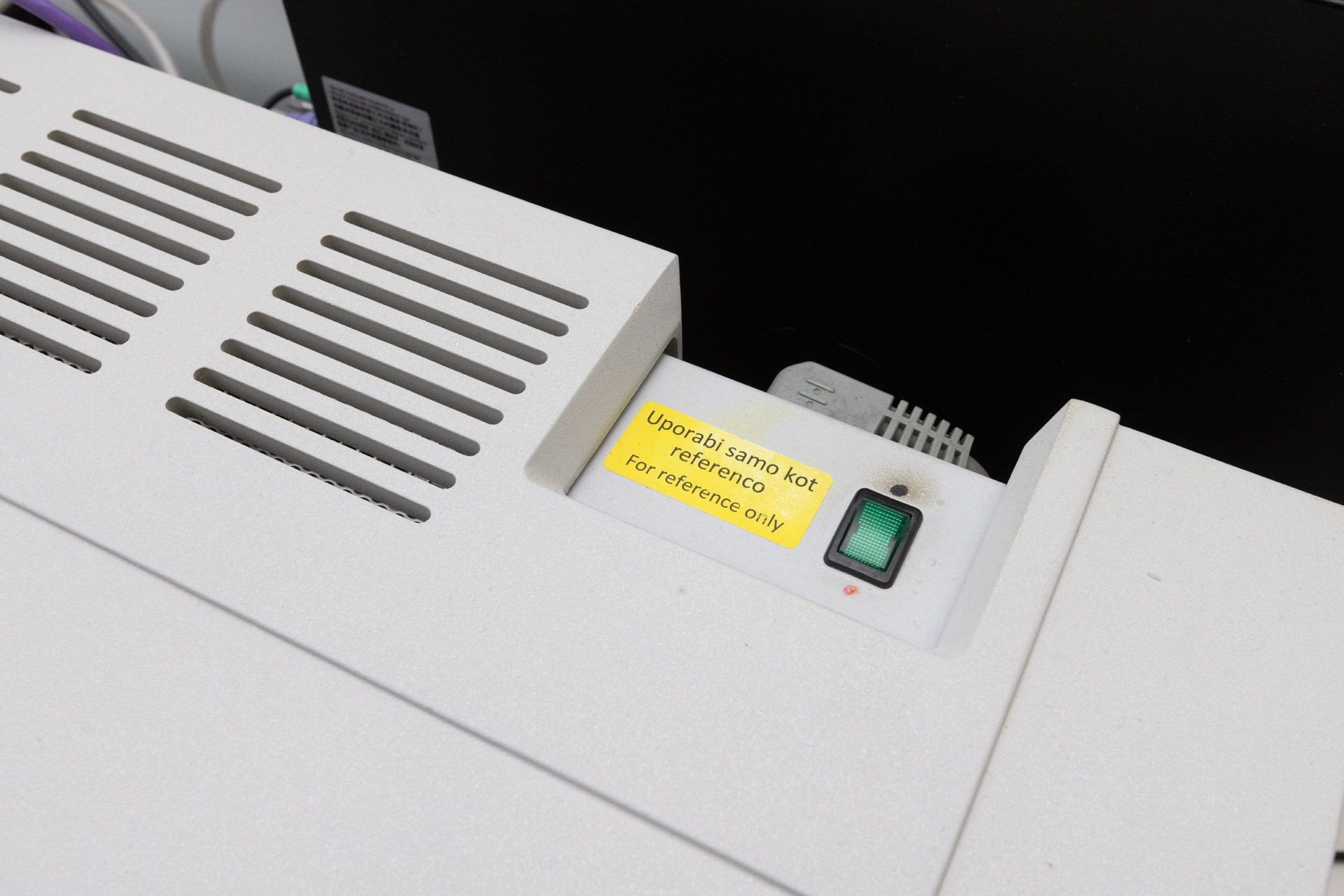 フォト（写真） 使用される PERKIN ELMER Lambda 900 販売のために