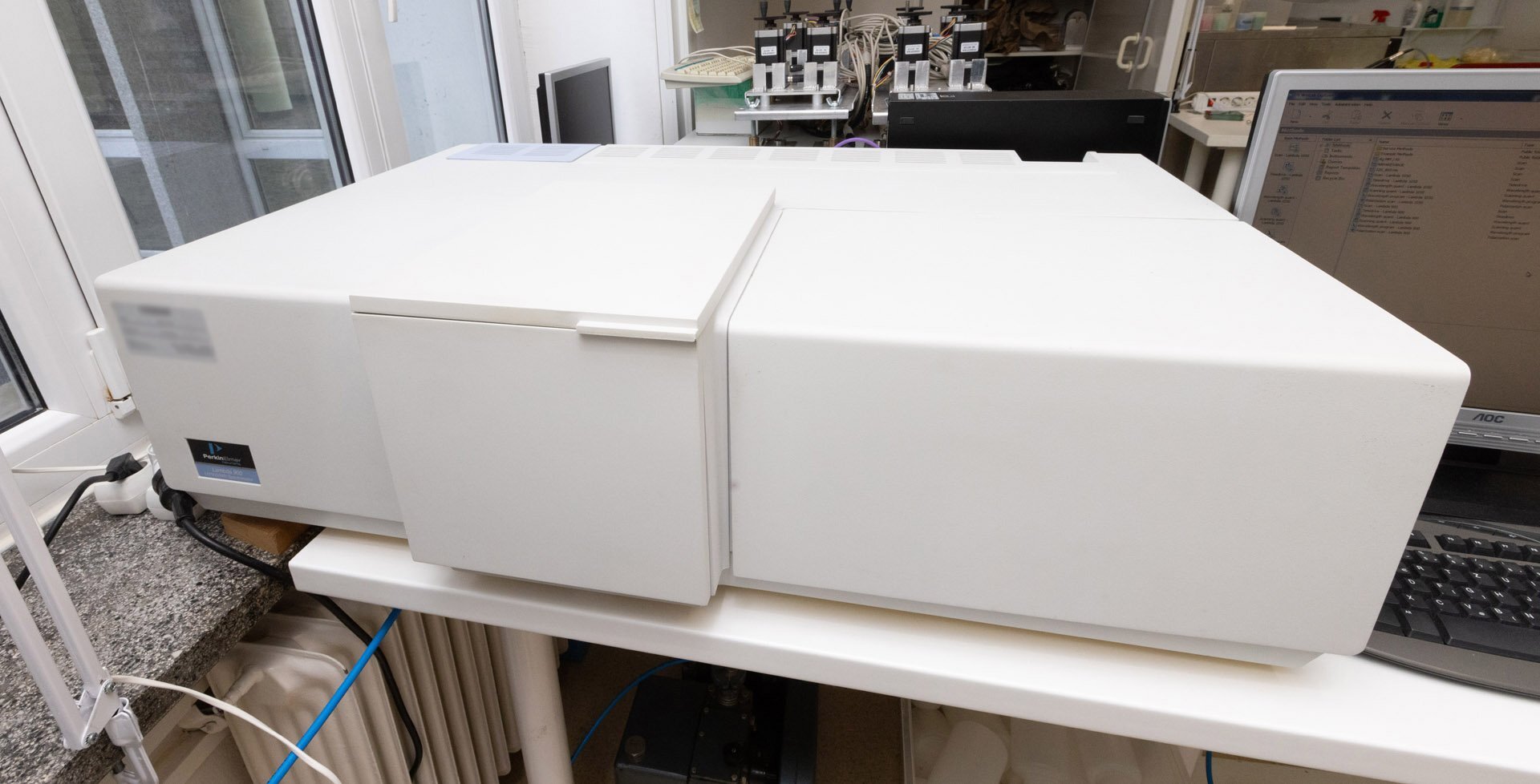 フォト（写真） 使用される PERKIN ELMER Lambda 900 販売のために