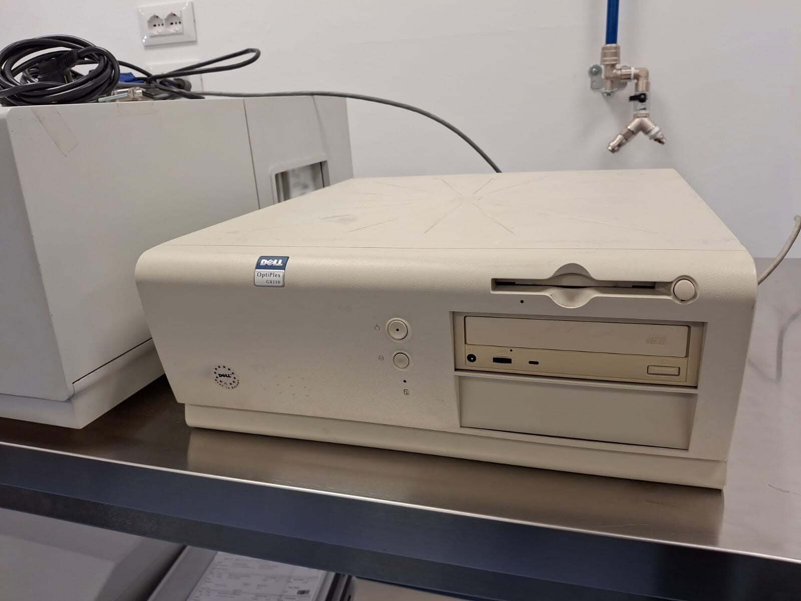 Photo Used PERKIN ELMER Lambda 900 For Sale