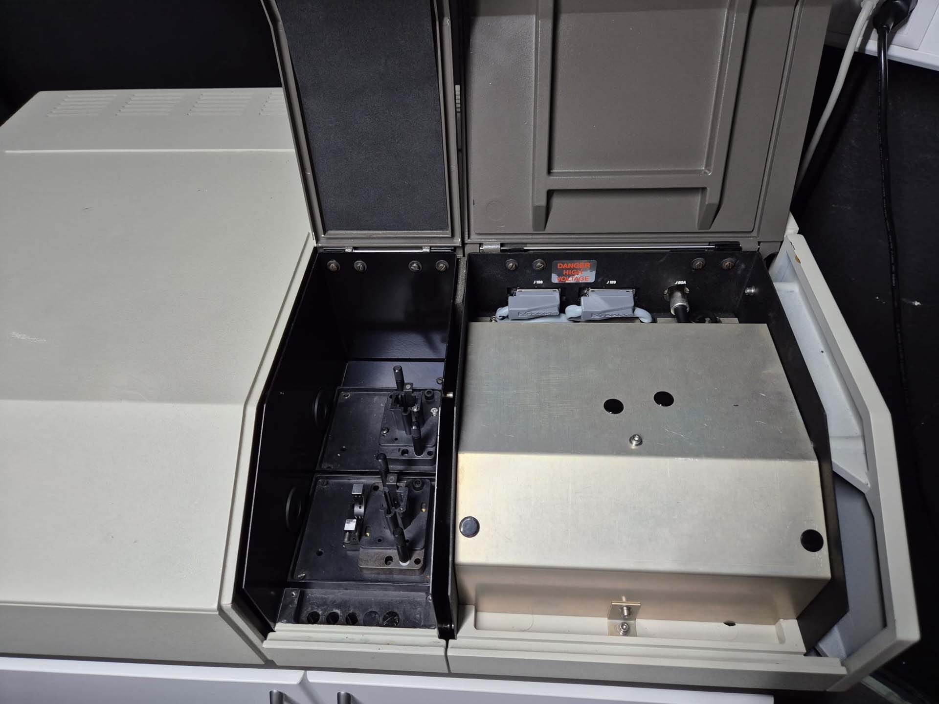 Photo Used PERKIN ELMER Lambda 9 For Sale