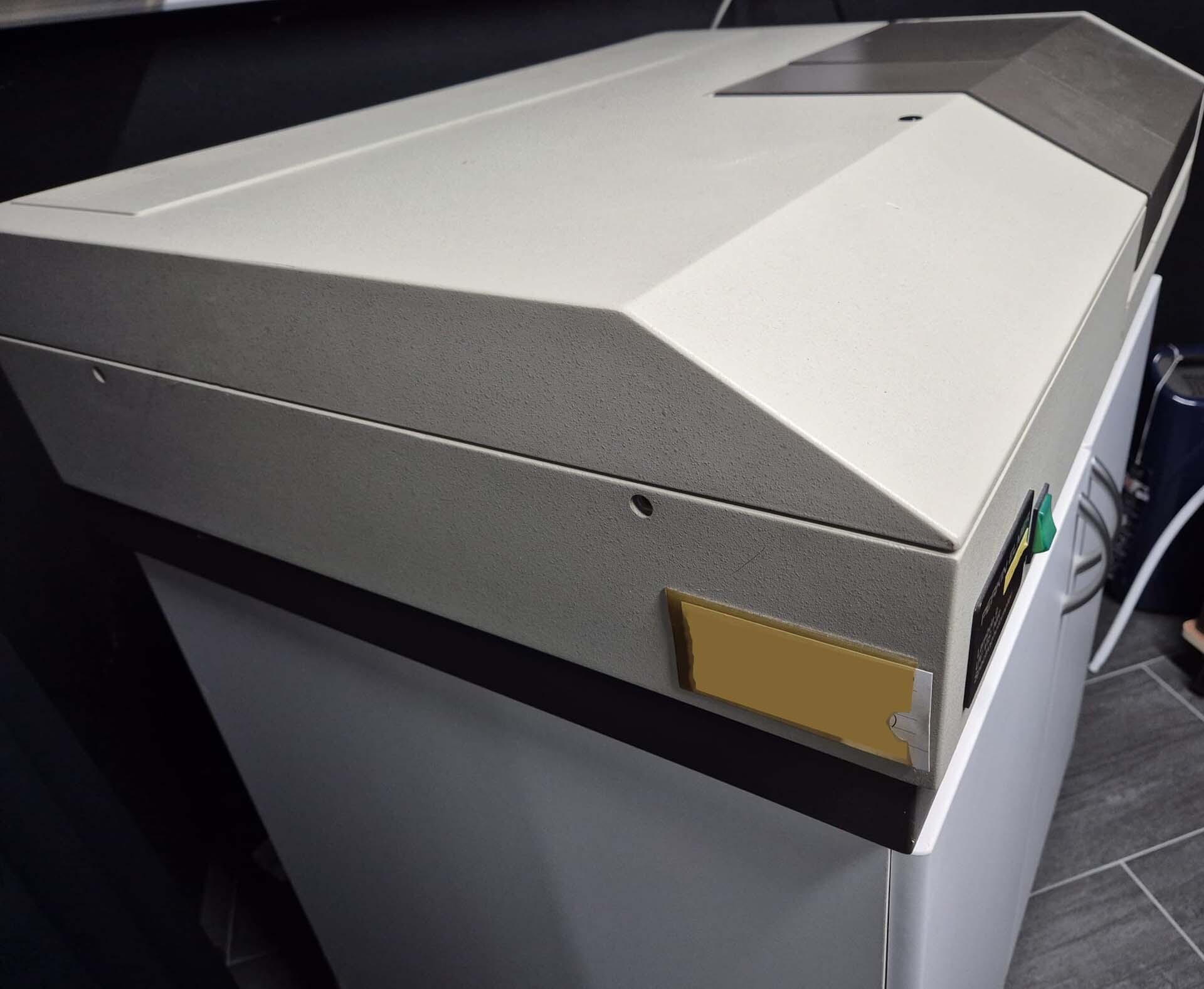 Photo Used PERKIN ELMER Lambda 9 For Sale