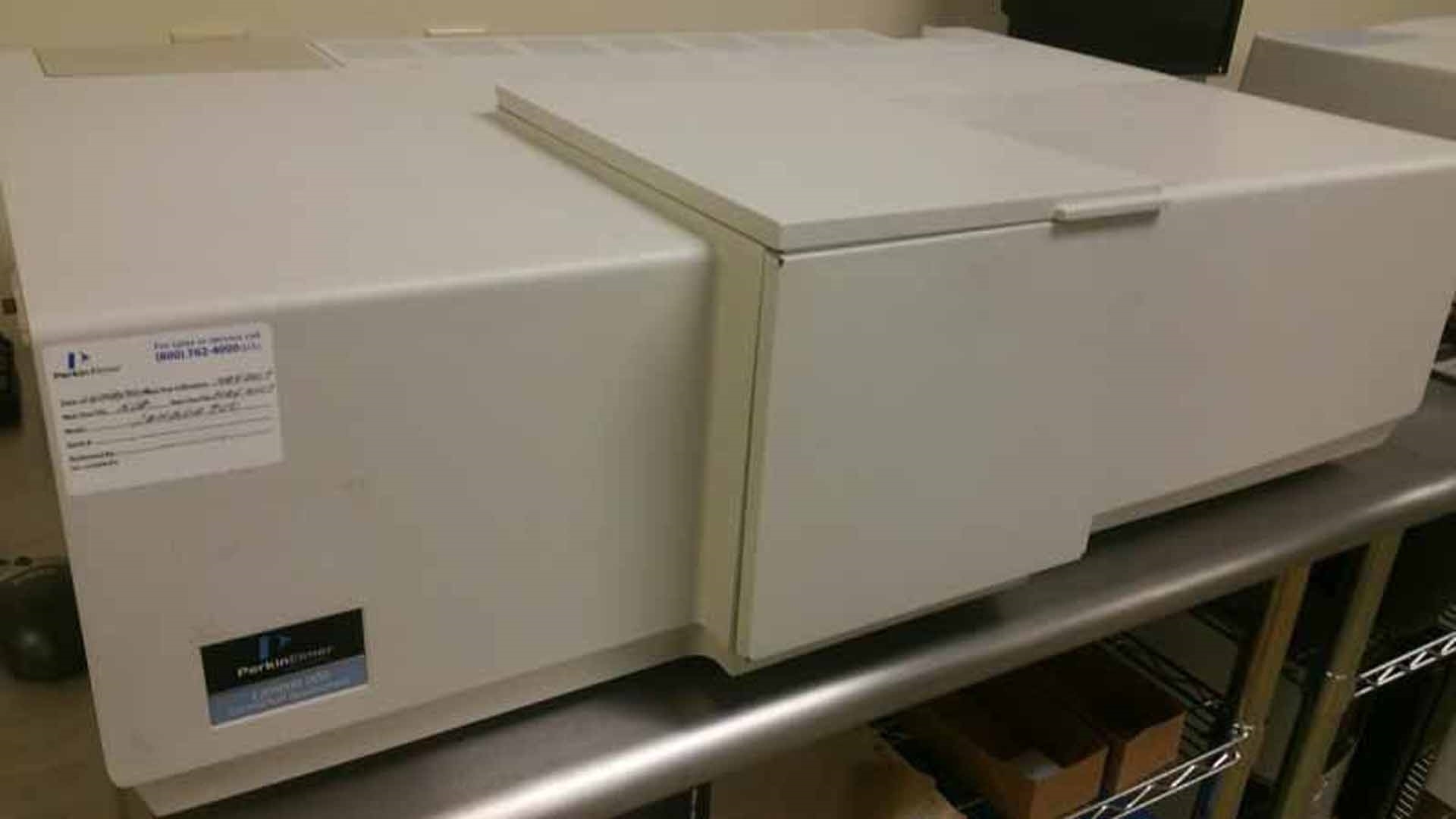 Photo Used PERKIN ELMER Lambda 900 For Sale