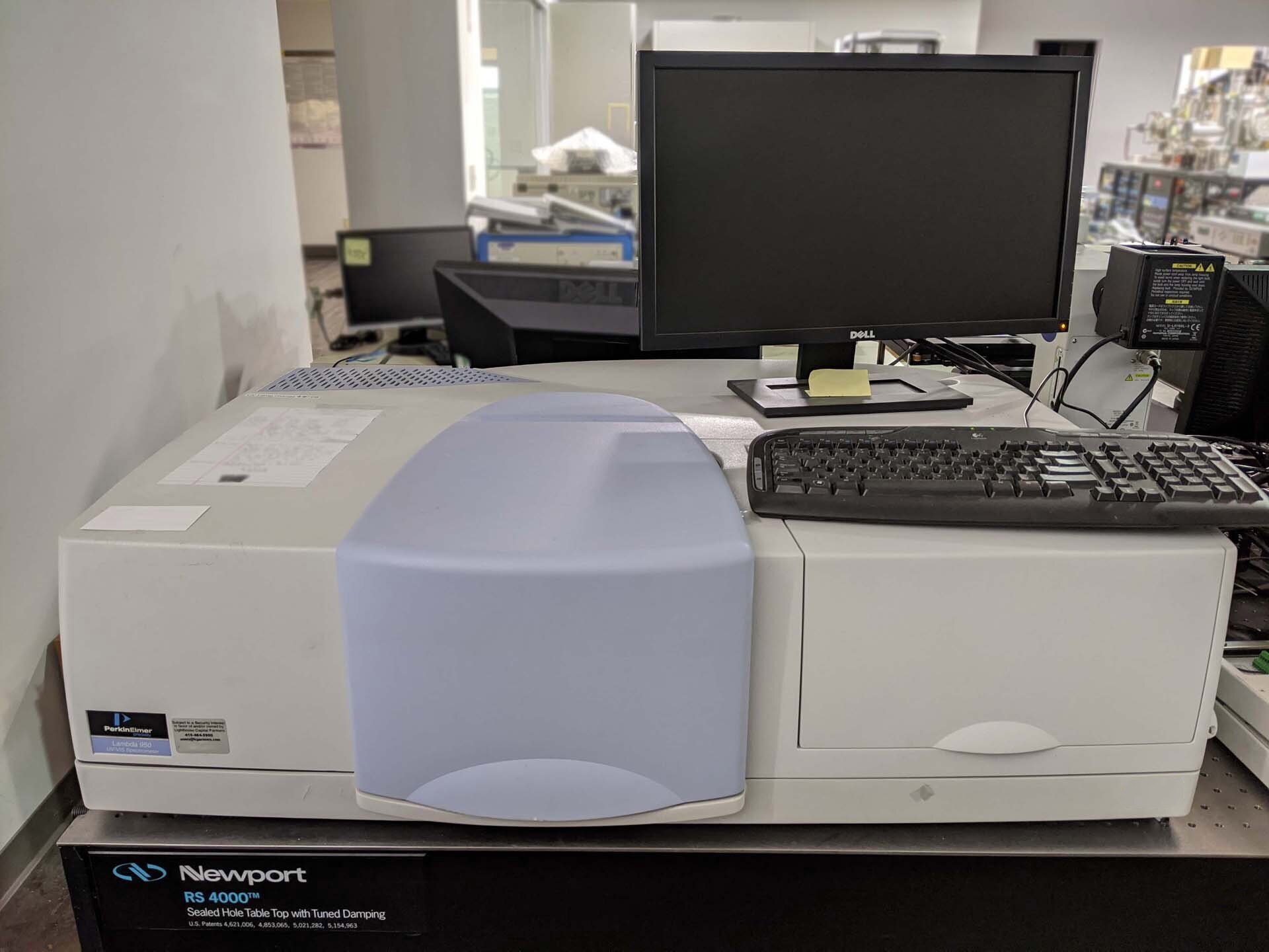 Photo Used PERKIN ELMER Lambda 950 For Sale