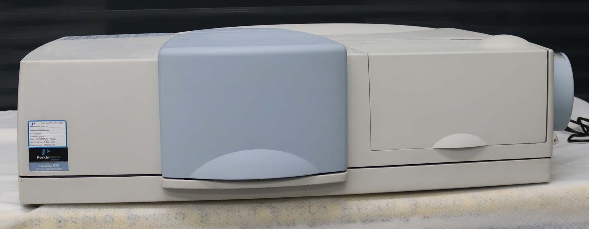 Photo Used PERKIN ELMER Lambda 950 For Sale