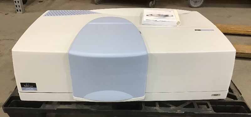 Photo Used PERKIN ELMER Lambda 950 For Sale