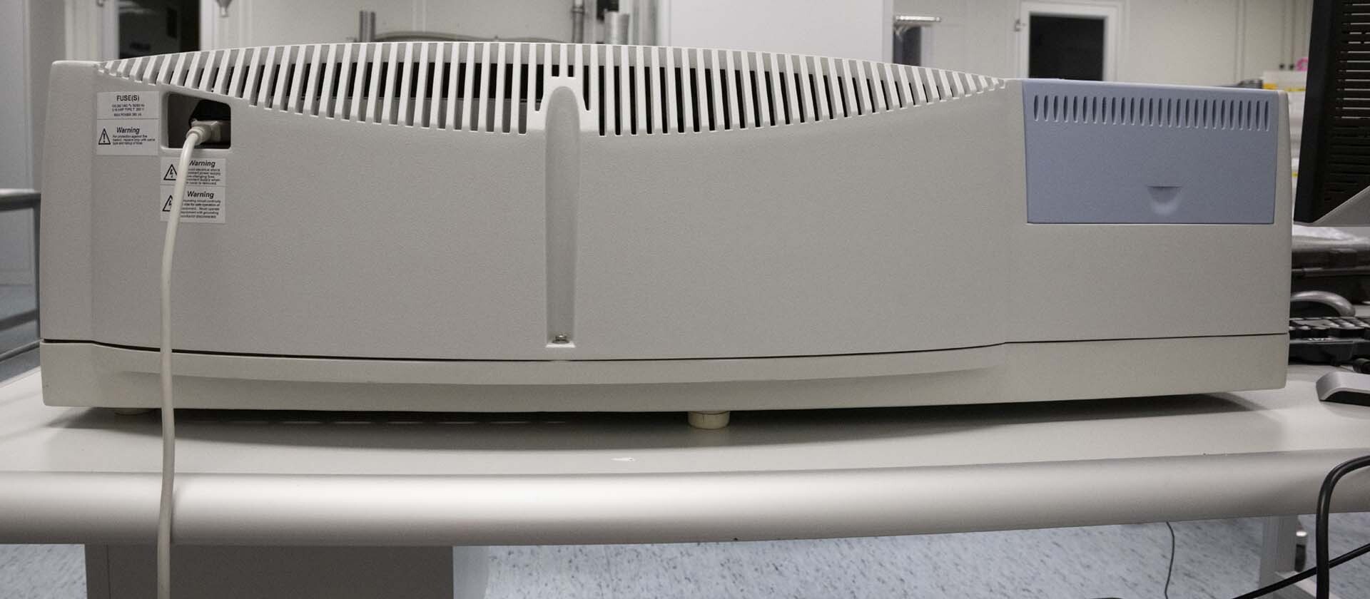 Photo Used PERKIN ELMER Lambda 950 For Sale